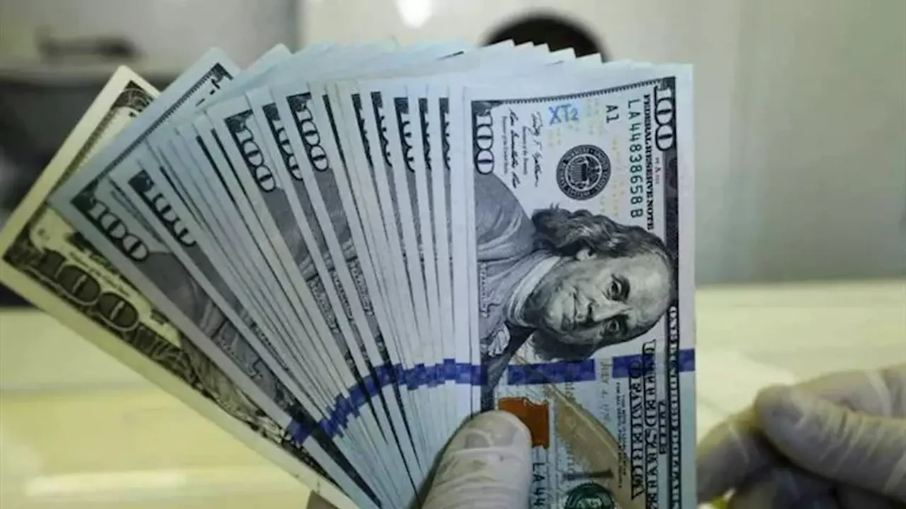 ارتفاع سعر الدولار مقابل الجنيه في 10 بنوك بزيادة تصل لـ 47 قرشًا